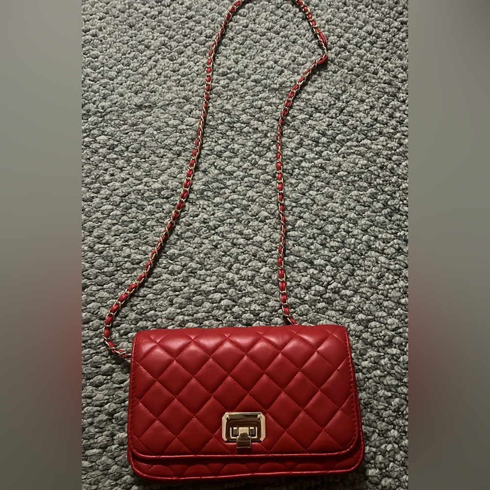 Red Quilted Chain Crossbody Bag - Picture 2 of 5